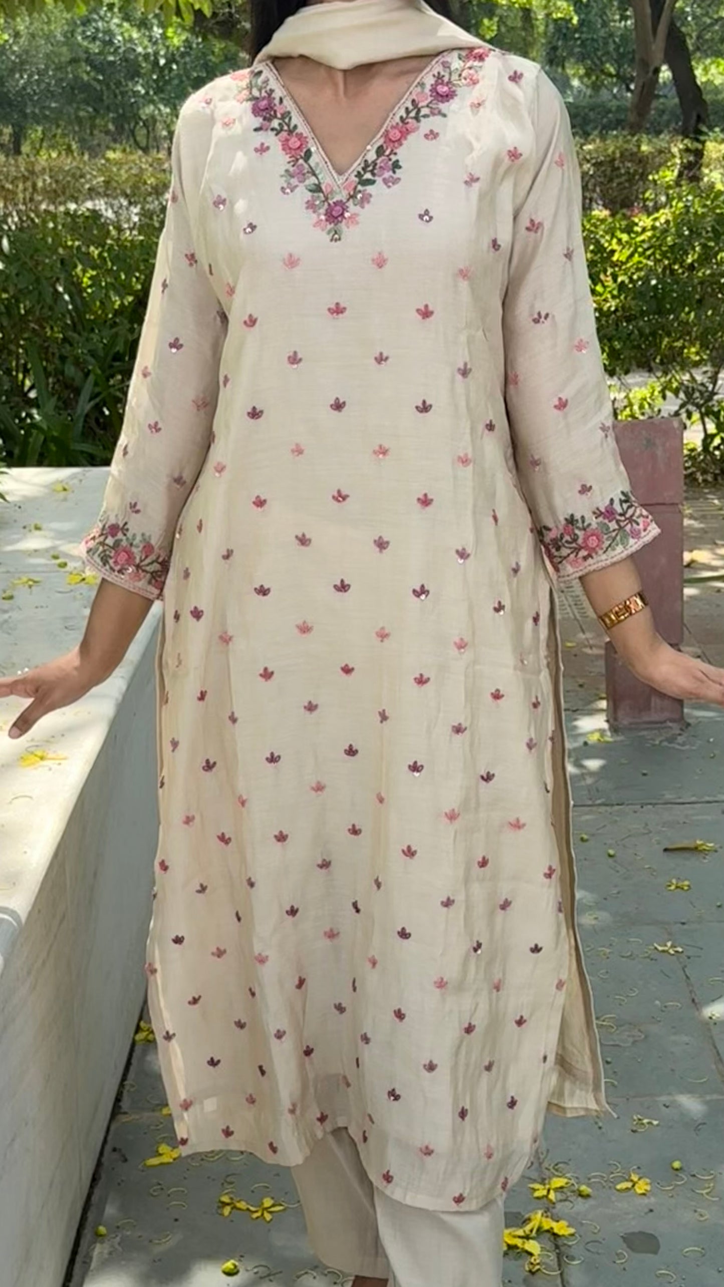 Chandi Buti Off-White Suit Set with tiny scattered butidar embroidery and V-neck