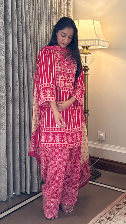 Red Stripes Farshi Suit
