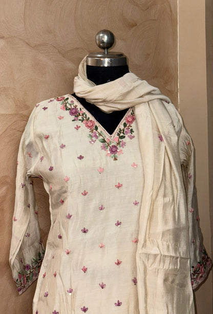 Chandi Buti Off-White Suit Set with tiny scattered butidar embroidery and V-neck